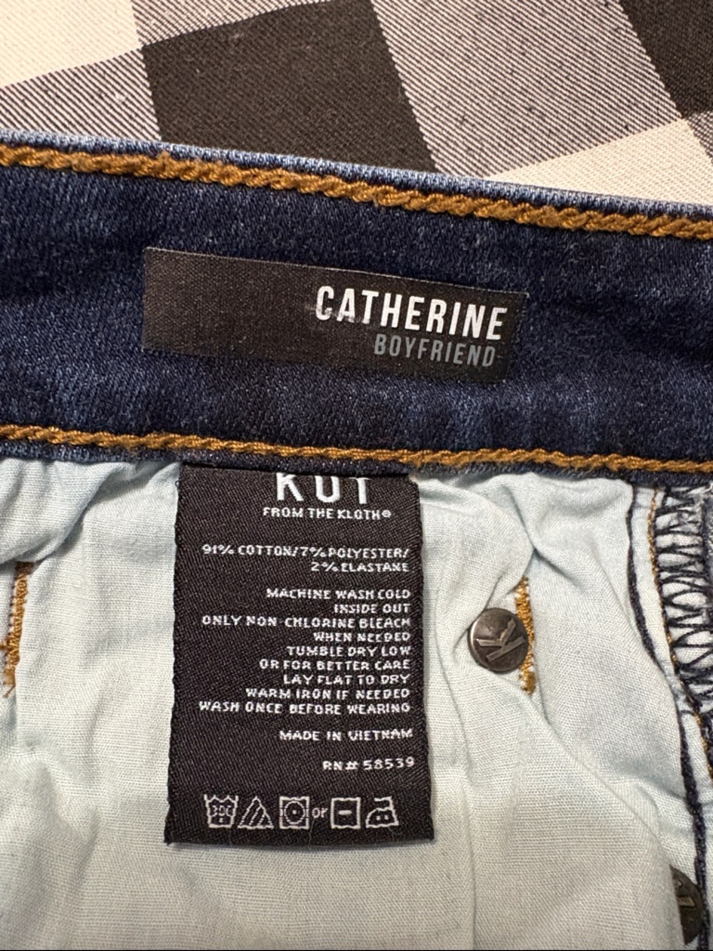 Kut From The Kloth Catherine Boyfriend Jeans Mid Rise Women Size 4 x 30 Stretch - Picture 9 of 14